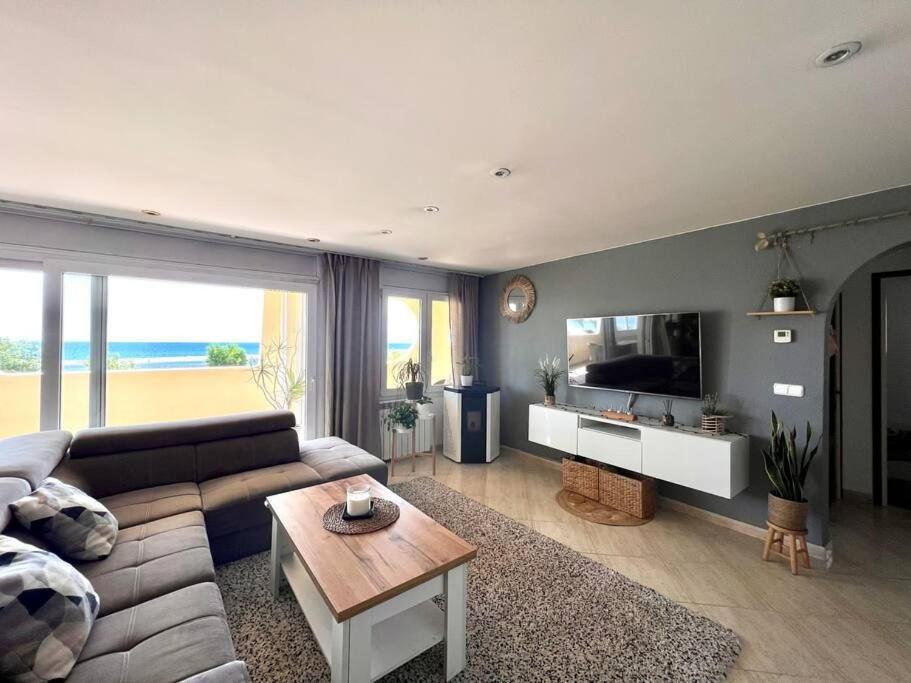 אמפוריבראבה 3Apartamento De Tres Habitaciones מראה חיצוני תמונה