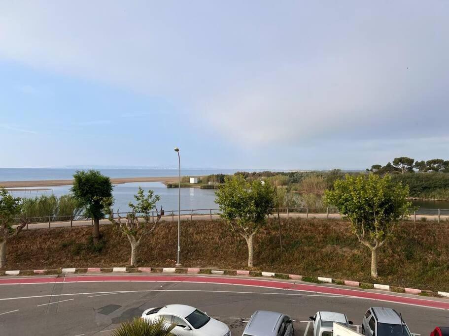 אמפוריבראבה 3Apartamento De Tres Habitaciones מראה חיצוני תמונה